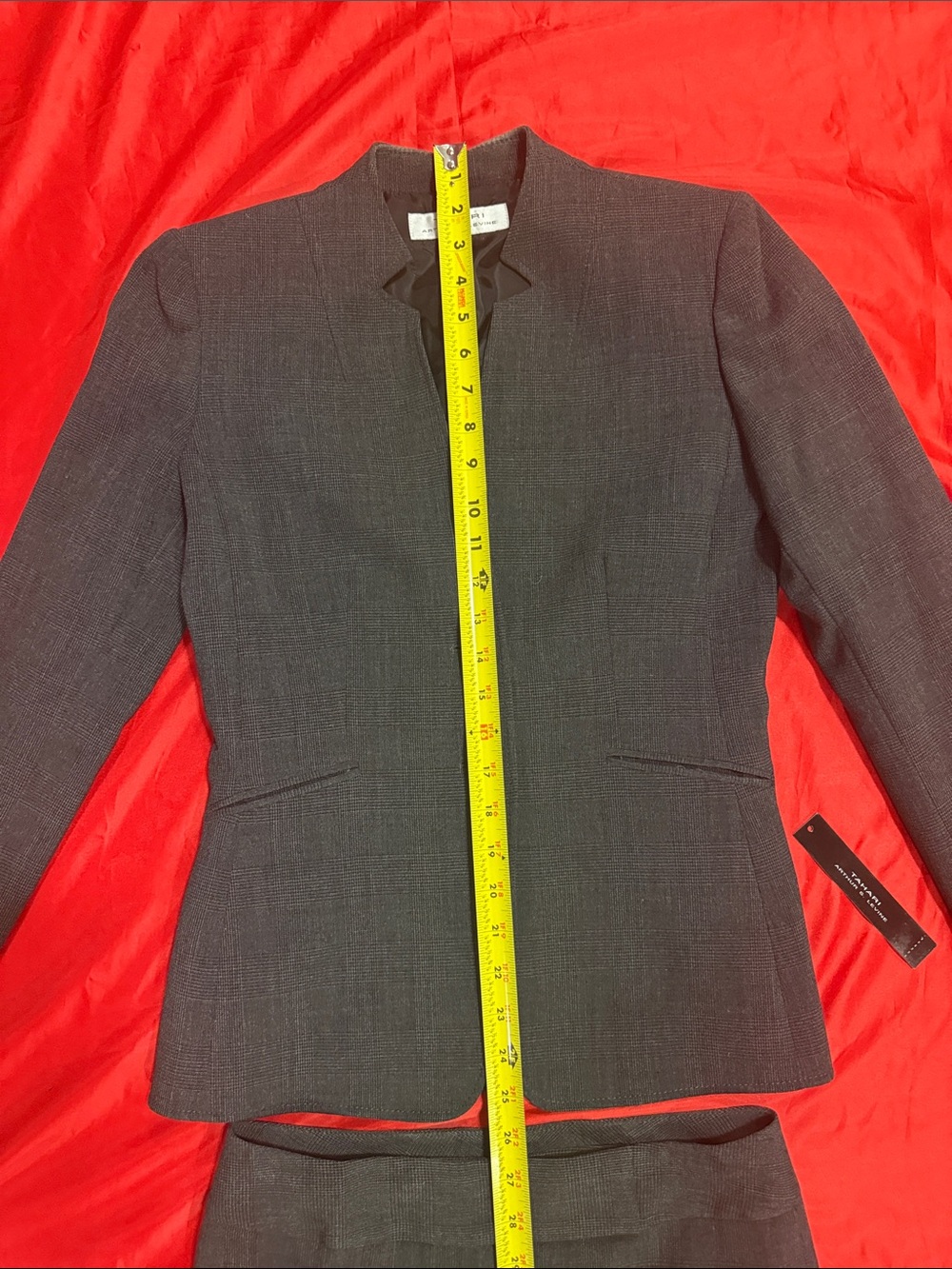 WOW POSHMARK - Authentic Tahari Arthur S. Levine NWOT Two Piece Pants Suit - Picture 3 of 11